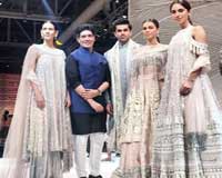 Symphony of Weaves grabs attention at Textile India 2017