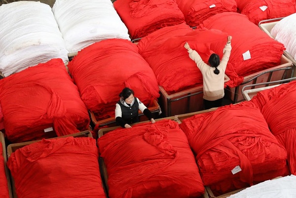 Chinas price rise threatens recovery of western apparel markets