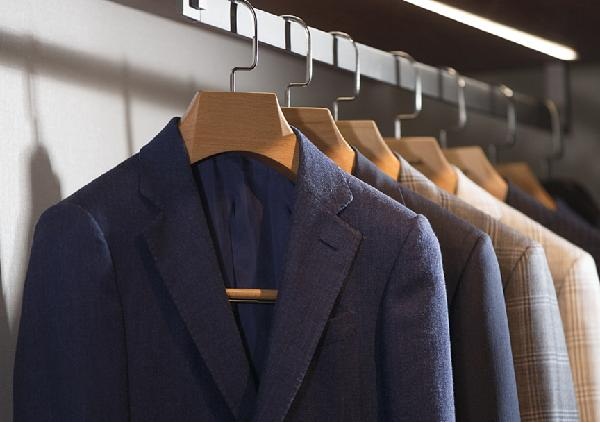 Environmentalists and new graduates setting new green factories in China