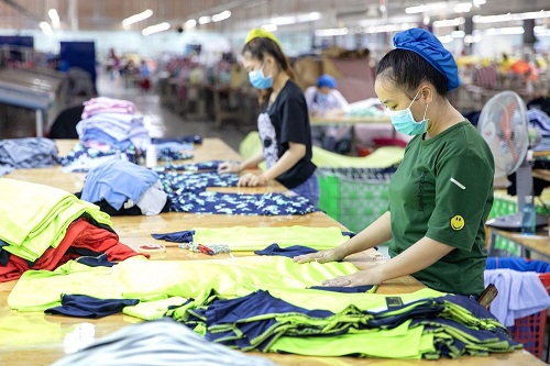 Higher quality better prices boost Vietnams ranking in global apparel market