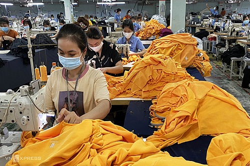 Increasing costs and competitors may hamper Vietnams textile growth in 2022