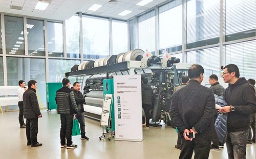 KARL MAYERs new warp knitting machine TM WEFT launched in China 001