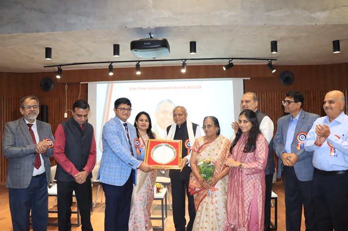 5 LIFE TIME ACHIEVEMENT AWARD 