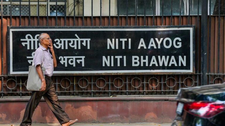 Indias Textile Needs Urgent Reforms for Global Competitiveness