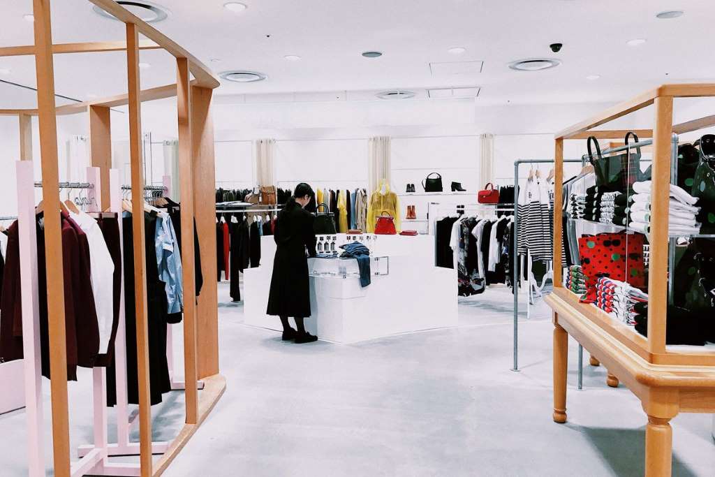 European luxury retail thrives as bricks and mortar stores compete with online retail