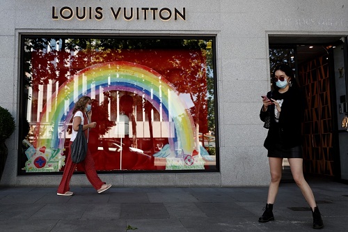 Louis Vuitton emerges the most favourite fashion brand across the globe