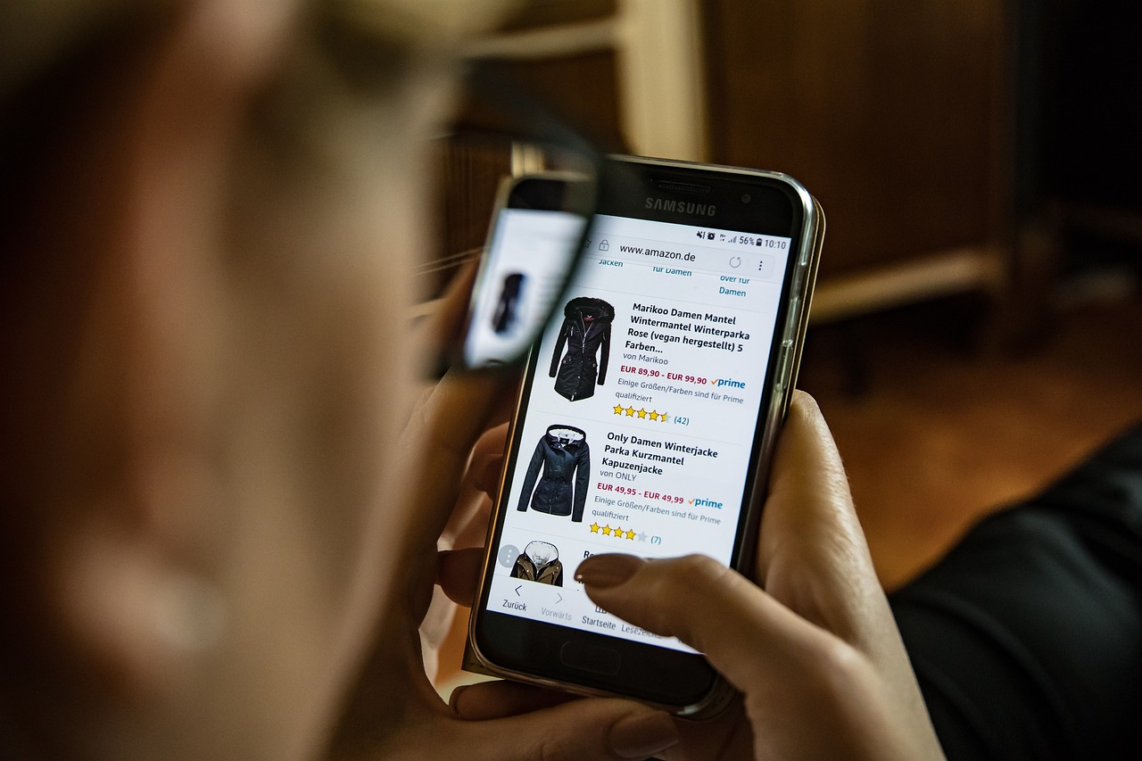 Metaverse seamlessly merges the phyical and virtual world in fashion