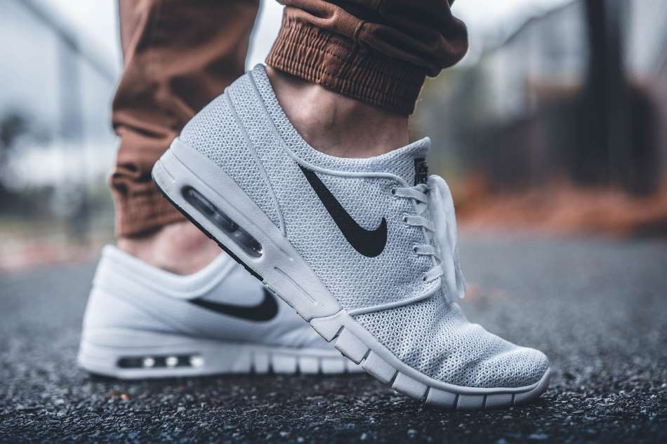 Nikes for teens store
