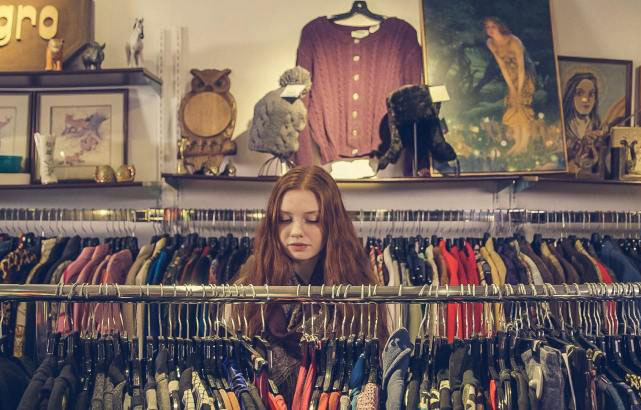 TIME REVERSES AS VINTAGE CLOTHES