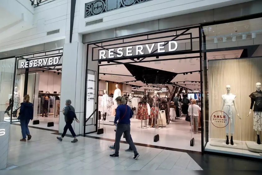 Bricks over Clicks The resurgence of physical stores in the European retail landscape