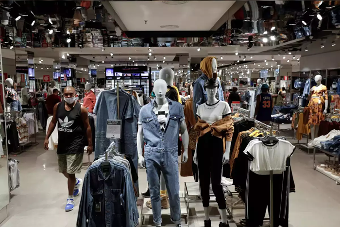 The Widening Chasm High end vs affordable luxury in a changing market